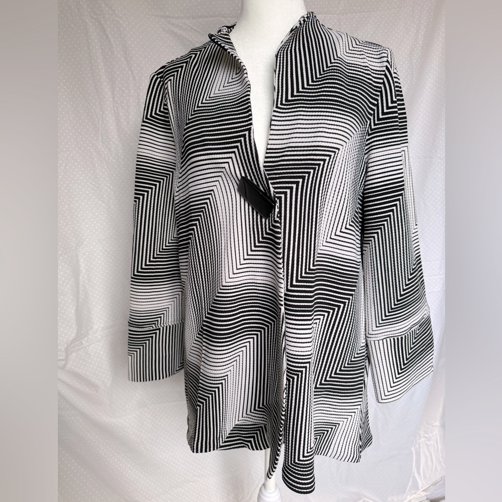Berek Two Tone Black & White Pattern Cuff Sleeve Asymmetric Jacket Size S NWT